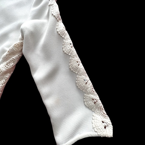 Jessica Simpson Lined Dress with Crotchet Detail. Size 10 - Picture 12 of 15